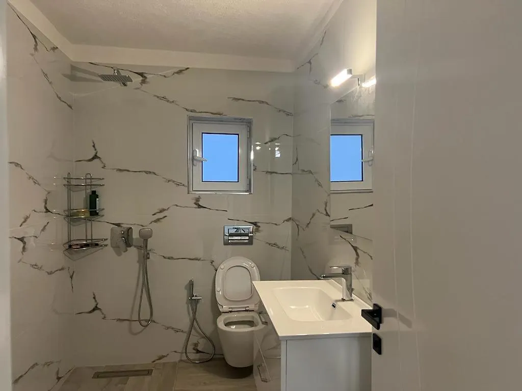 Real Luxury Apartments Sarandë